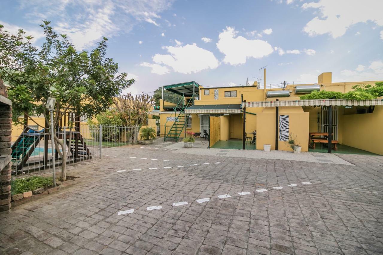 Profcon Resort Graaff-Reinet Екстериор снимка